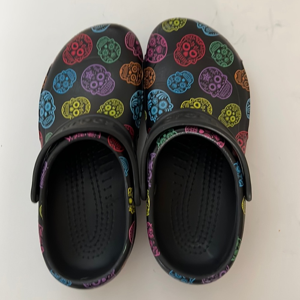 Sugar skull bistro crocs. Discontinued style